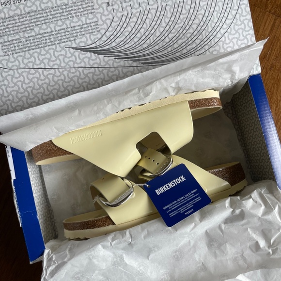 Women's 'Arizona Big Buckle' Birkenstock, White/Cream/Cork, Size 7 (NWT) - Picture 11 of 11